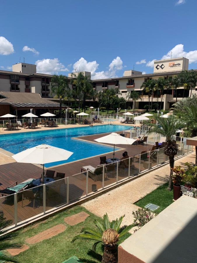 Flat Life Com Vista Pra Piscina/lago Brasilia
